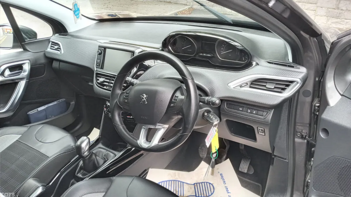 Peugeot 2008 Estate, Diesel, 2017, Grey