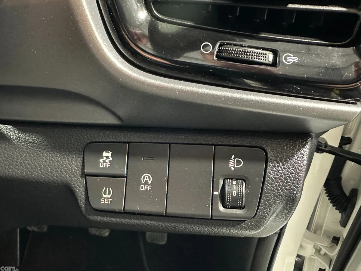 Kia Stonic Hatchback, Petrol, 2025, White
