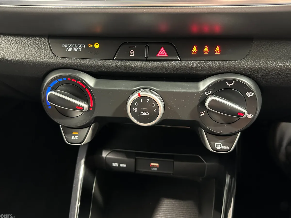 Kia Stonic Hatchback, Petrol, 2025, White