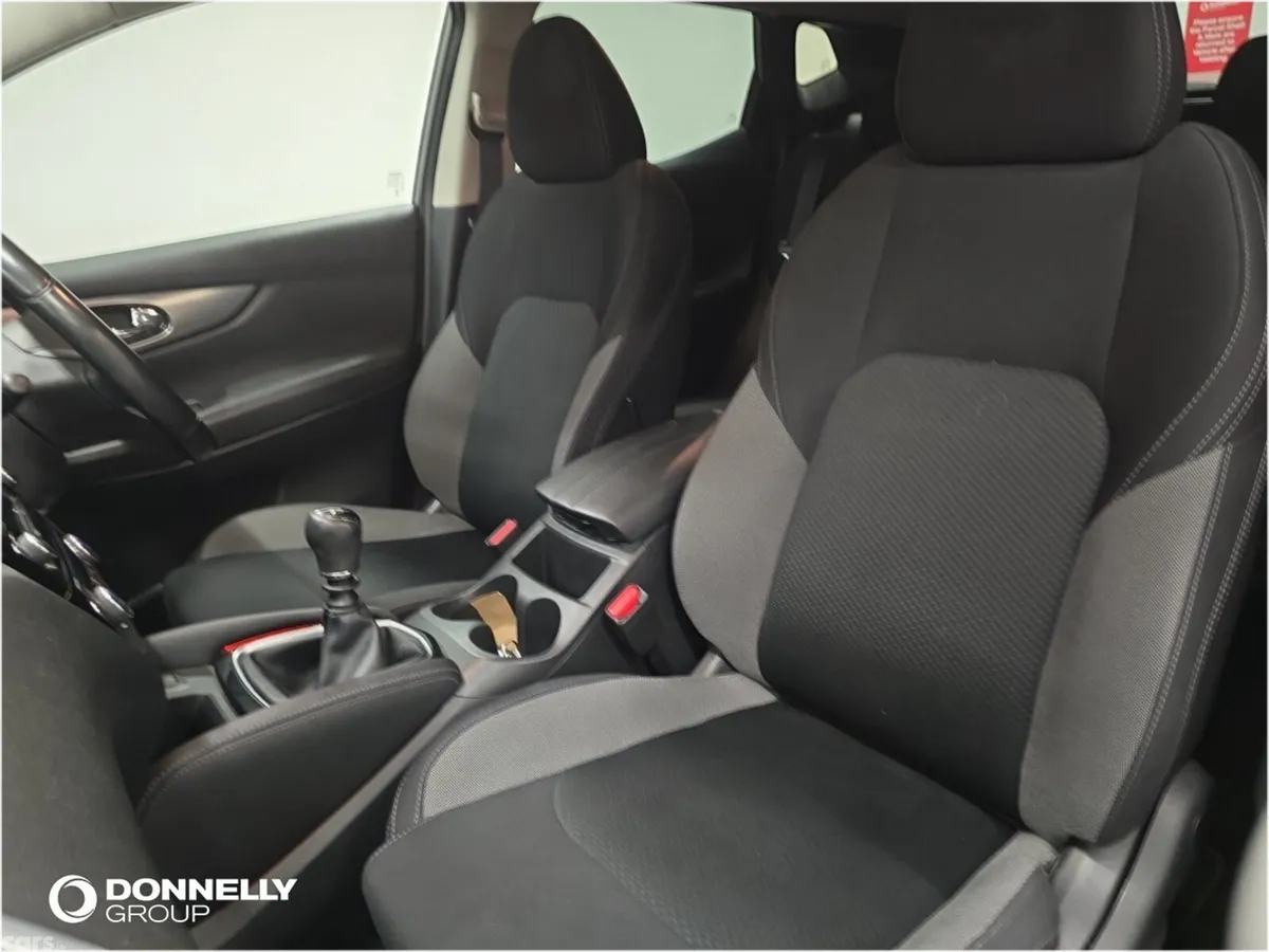 Nissan Qashqai Hatchback, Diesel, 2021, Grey