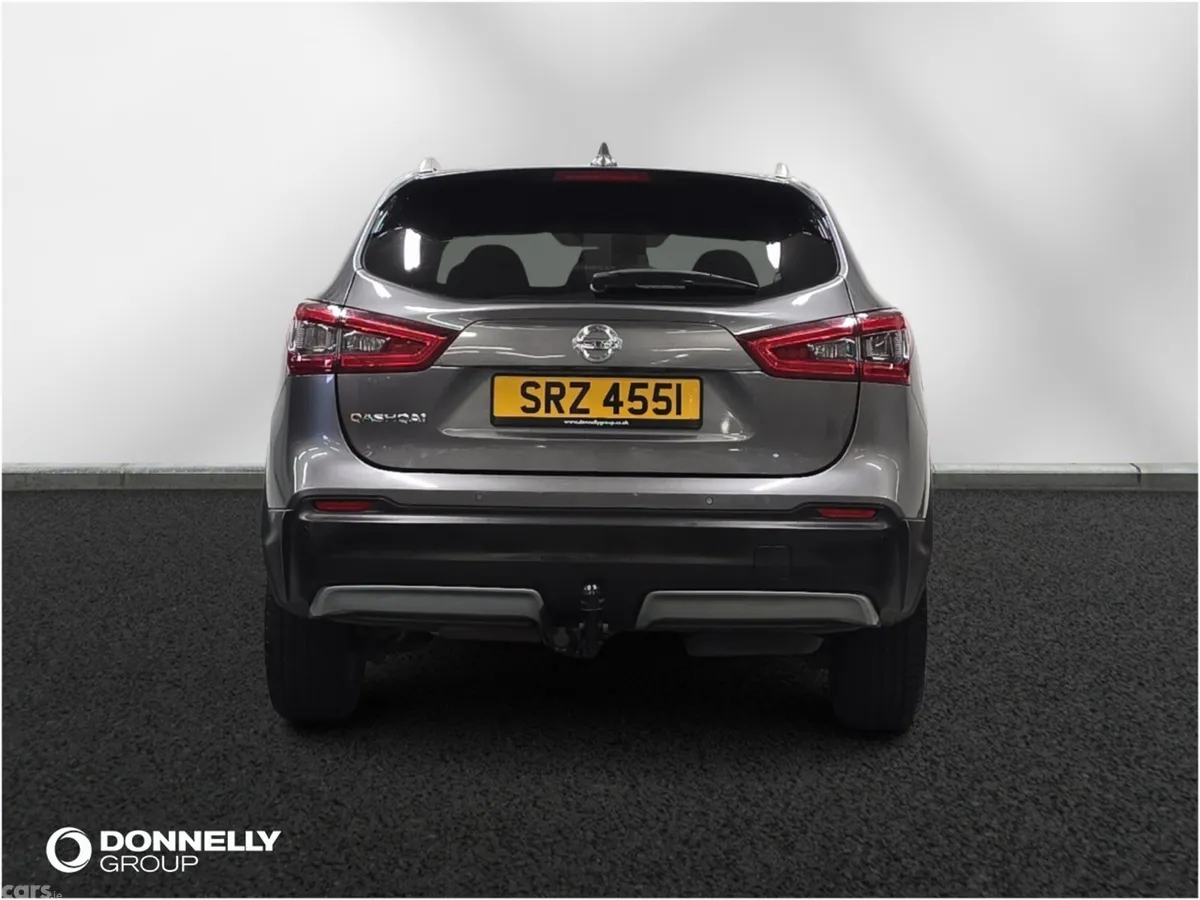 Nissan Qashqai Hatchback, Diesel, 2021, Grey