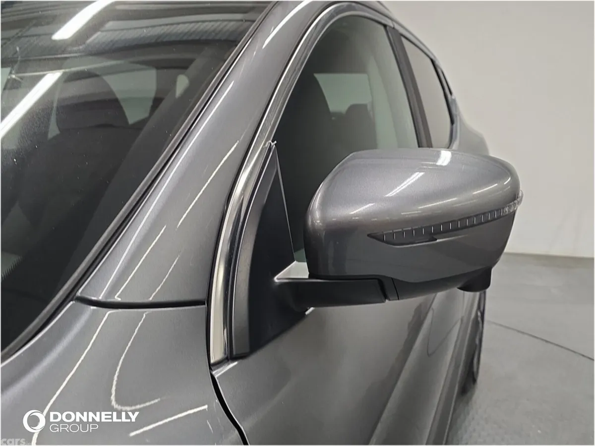 Nissan Qashqai Hatchback, Diesel, 2021, Grey