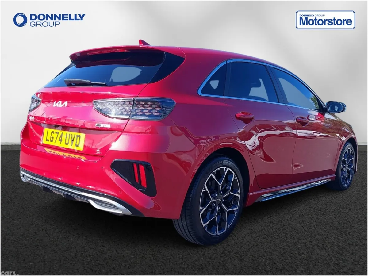 Kia Ceed Hatchback, Petrol, 2024, Red