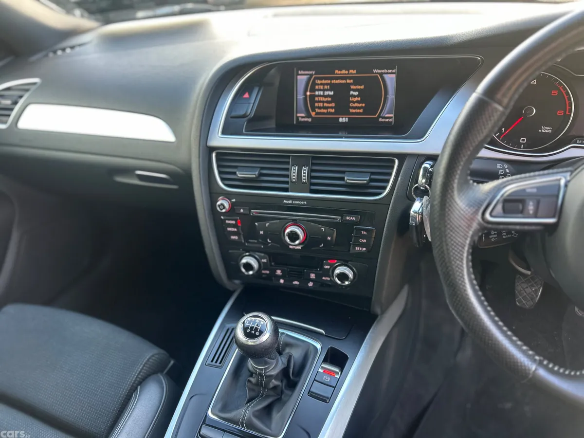 Audi A4 Saloon, Diesel, 2015, Blue