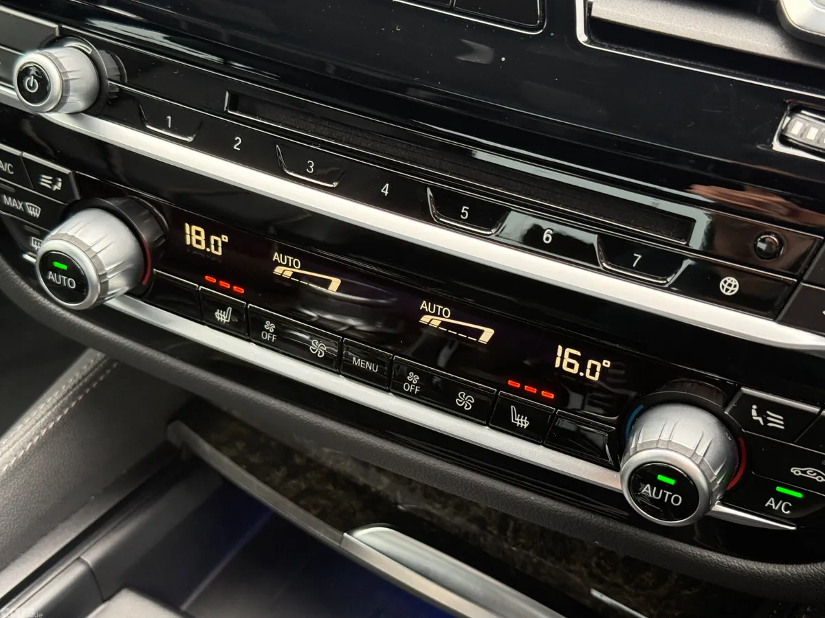 BMW 5-Series Saloon, Petrol Plug-in Hybrid, 2019, Blue