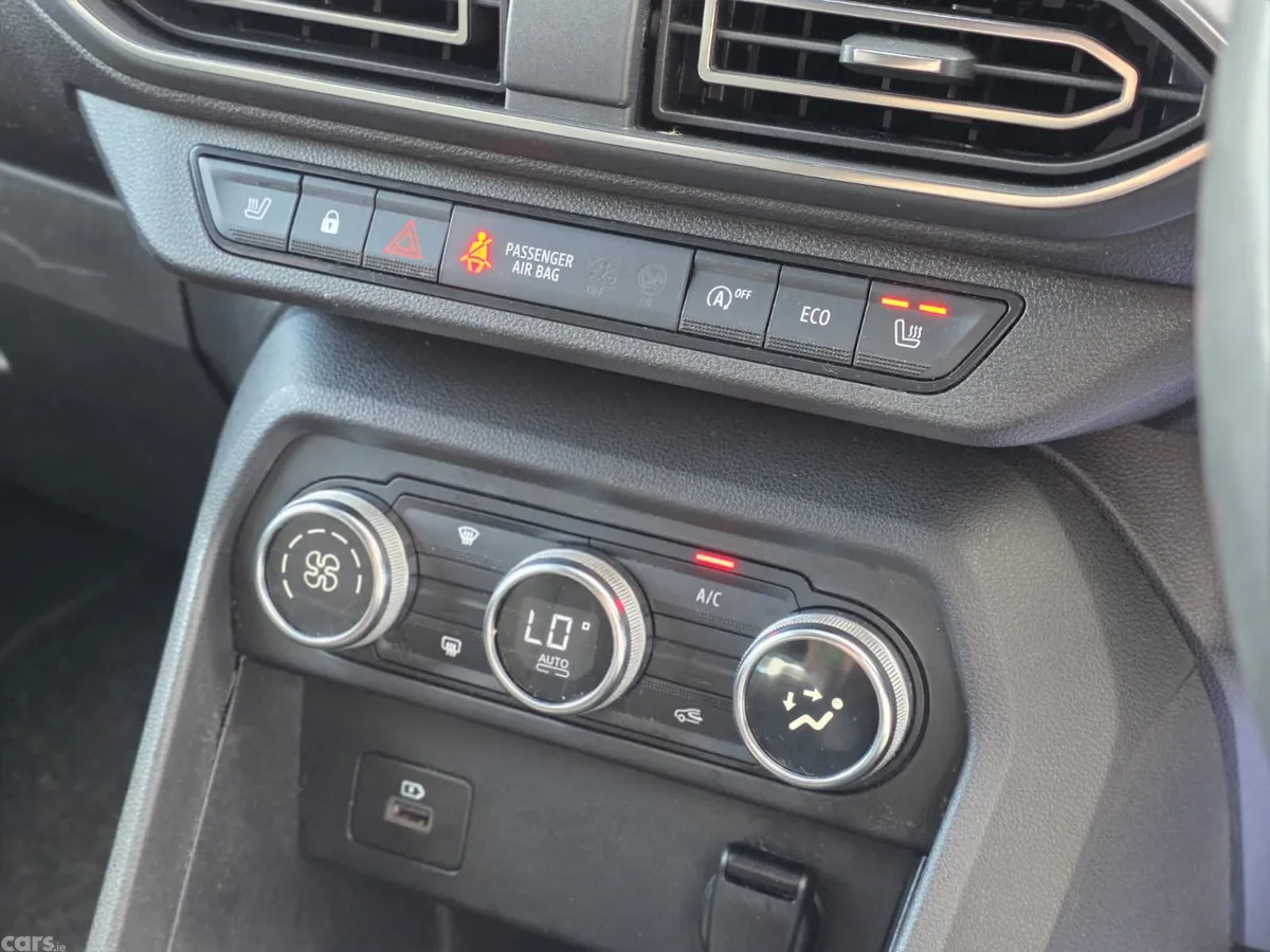 Dacia Jogger MPV, Petrol, 2022, Grey