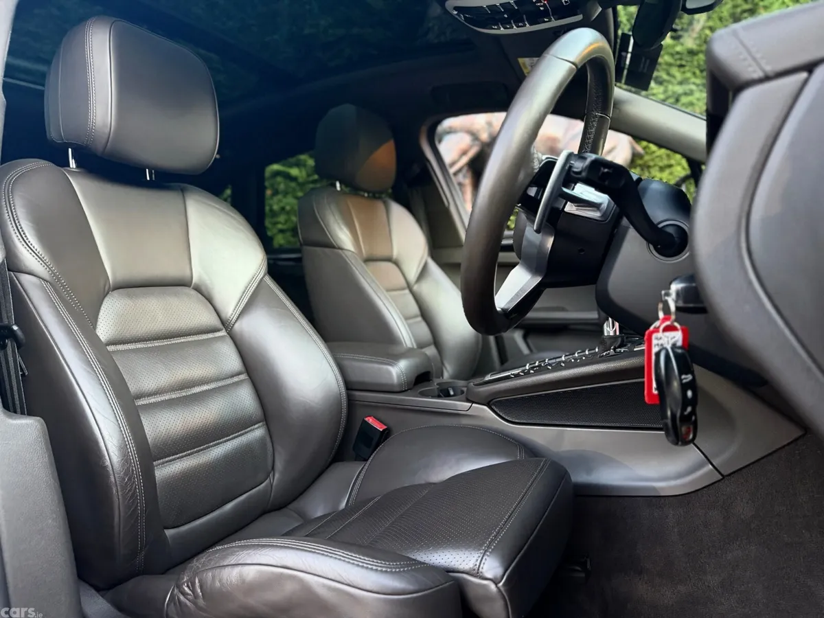 Porsche Macan SUV, Diesel, 2016, Grey