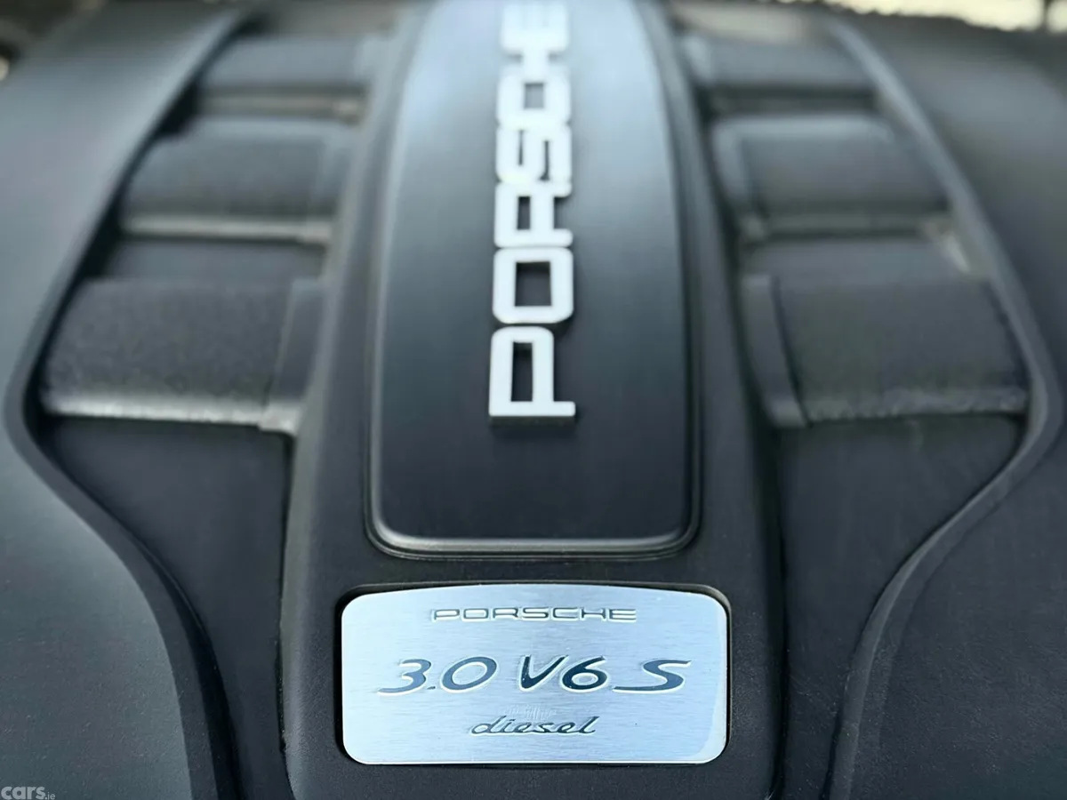 Porsche Macan SUV, Diesel, 2016, Grey