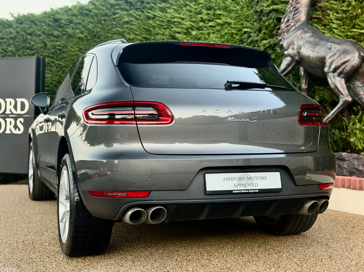 Porsche Macan SUV, Diesel, 2016, Grey