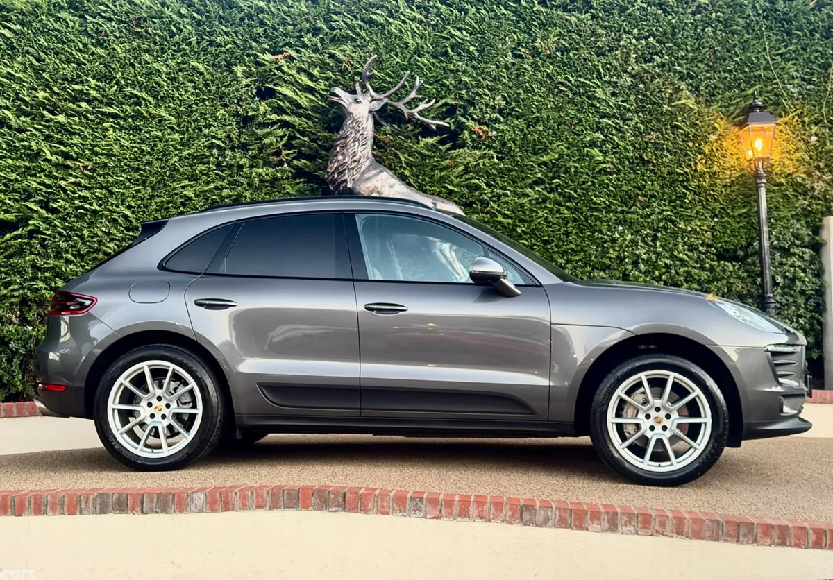 Porsche Macan SUV, Diesel, 2016, Grey