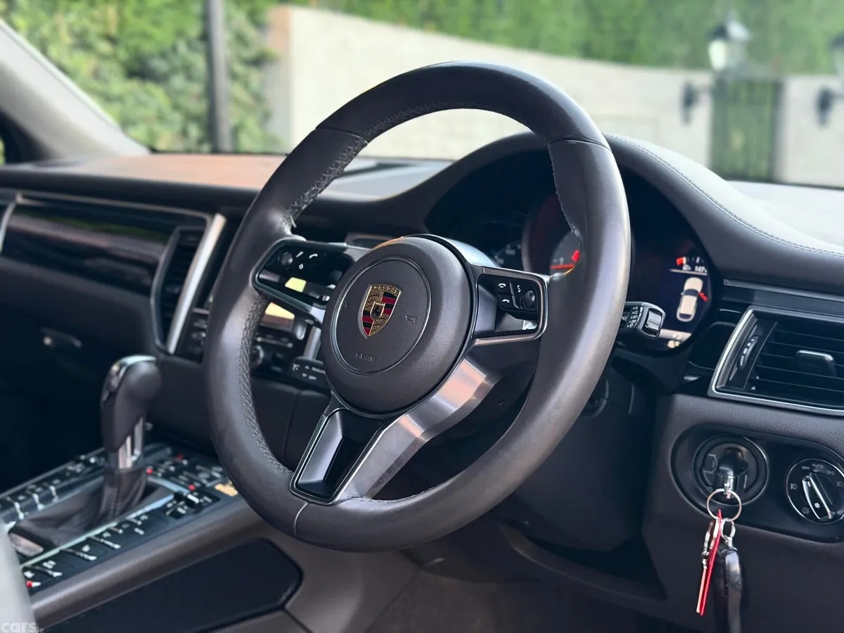 Porsche Macan SUV, Diesel, 2016, Grey