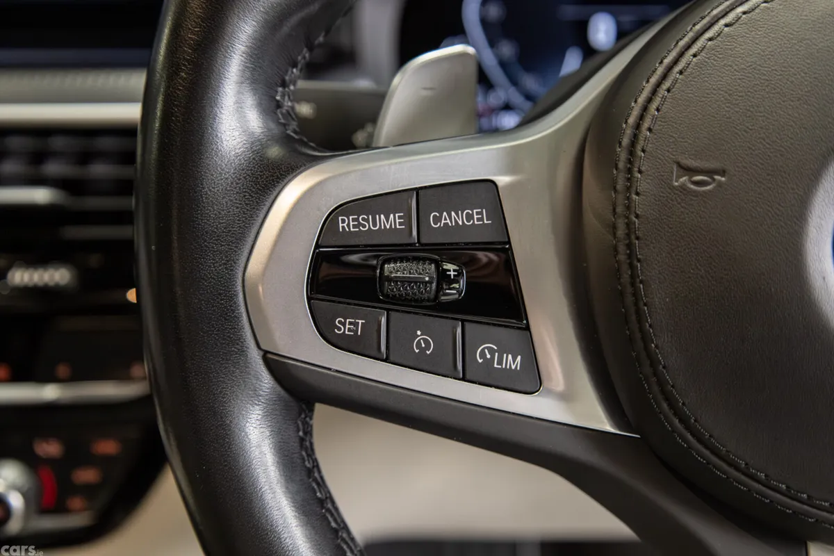 BMW 5-Series Saloon, Petrol Plug-in Hybrid, 2023, Blue