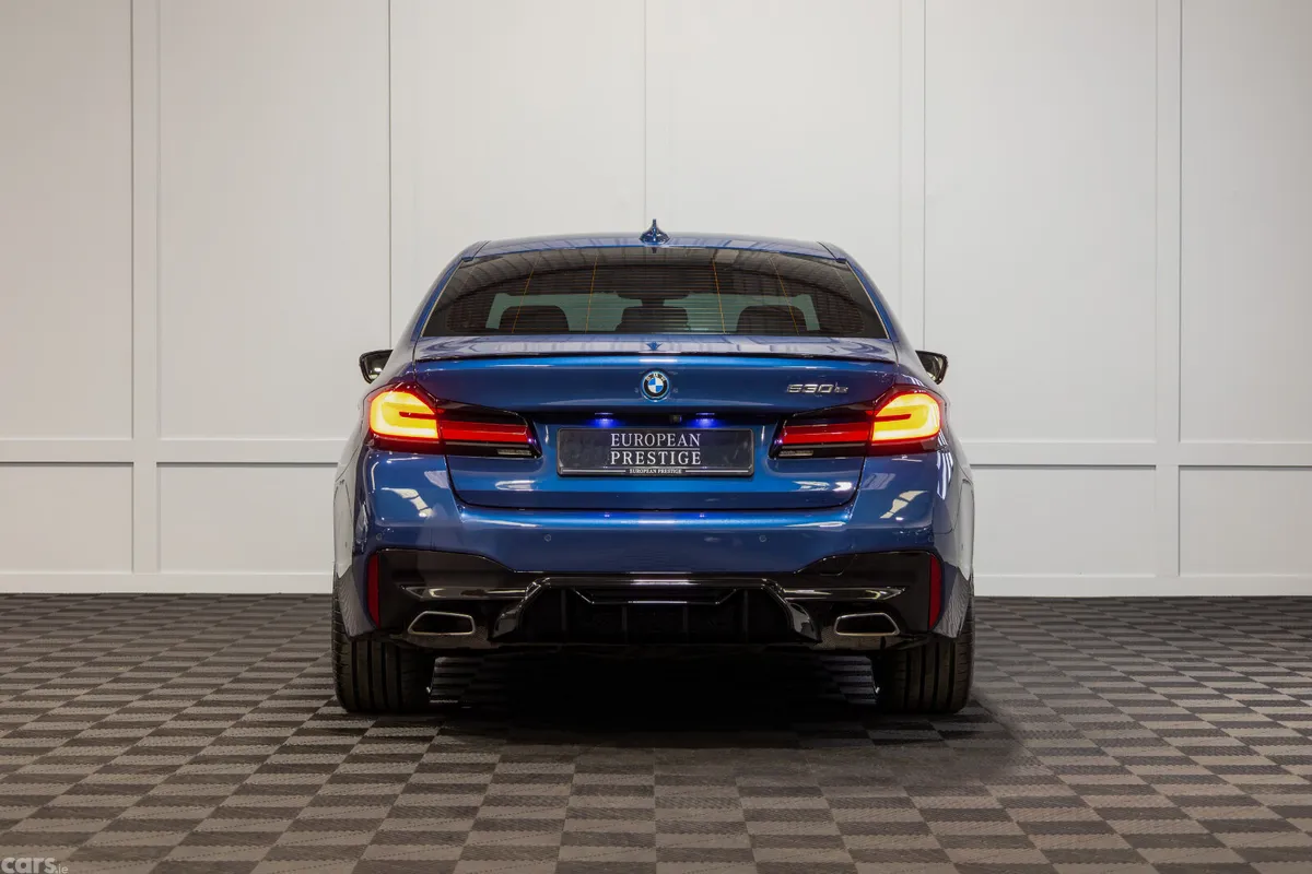 BMW 5-Series Saloon, Petrol Plug-in Hybrid, 2023, Blue