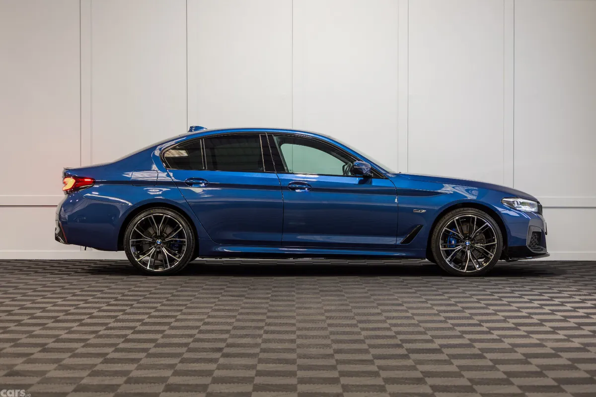 BMW 5-Series Saloon, Petrol Plug-in Hybrid, 2023, Blue