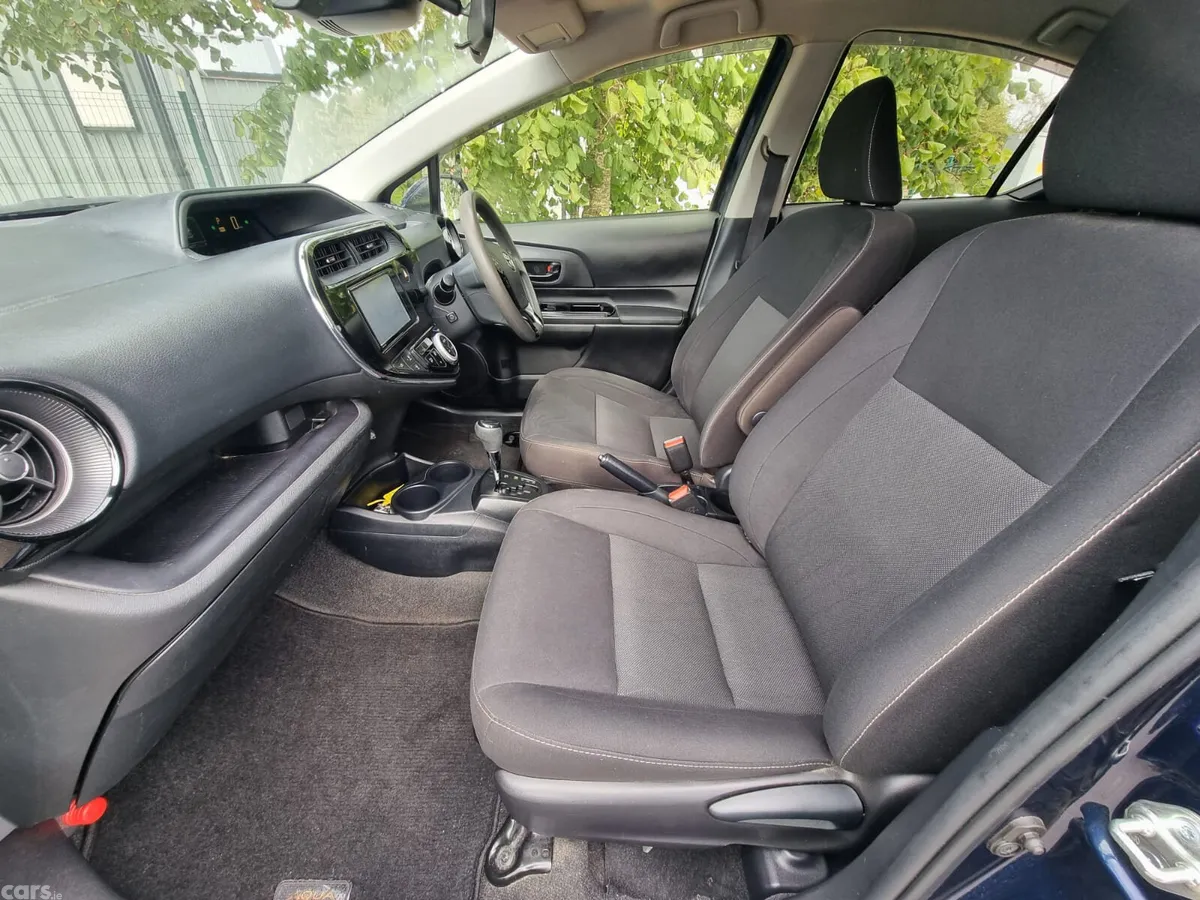 Toyota Aqua Hatchback, Petrol Hybrid, 2021, Blue