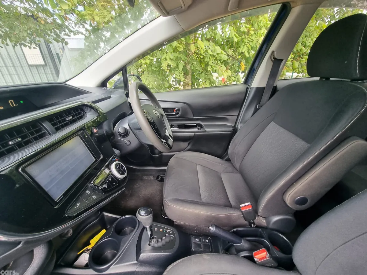 Toyota Aqua Hatchback, Petrol Hybrid, 2021, Blue