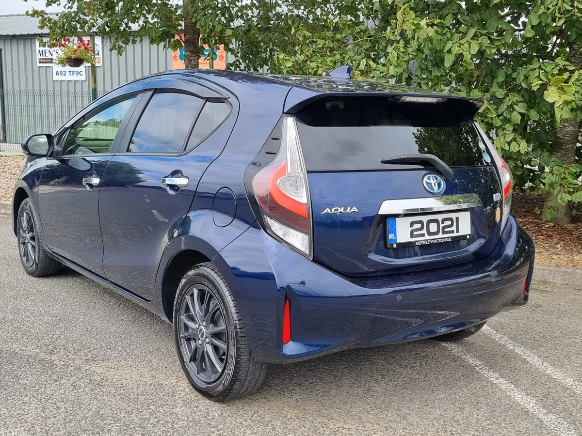 Toyota Aqua Hatchback, Petrol Hybrid, 2021, Blue