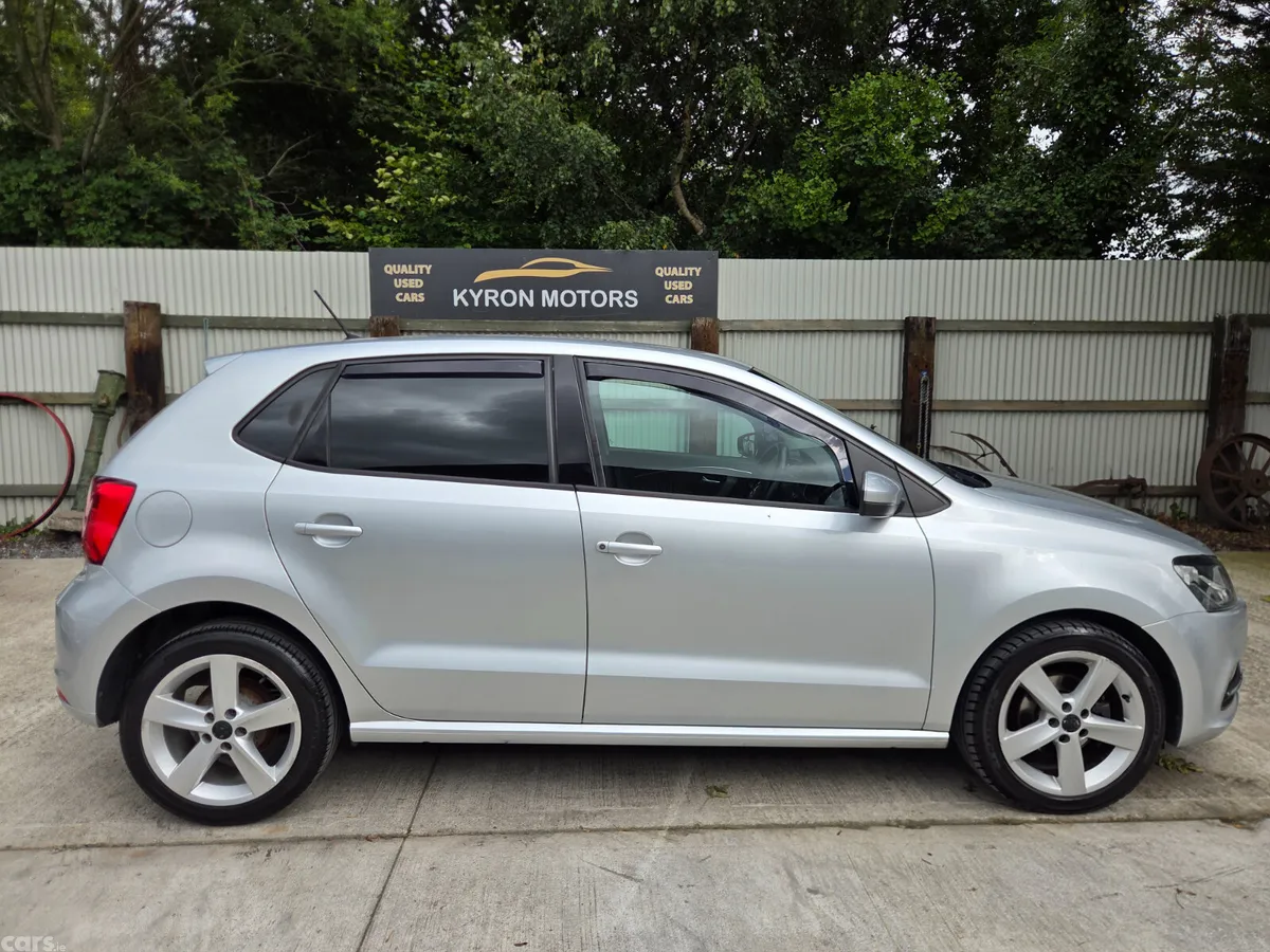 Volkswagen Polo Hatchback, Petrol, 2016, Silver