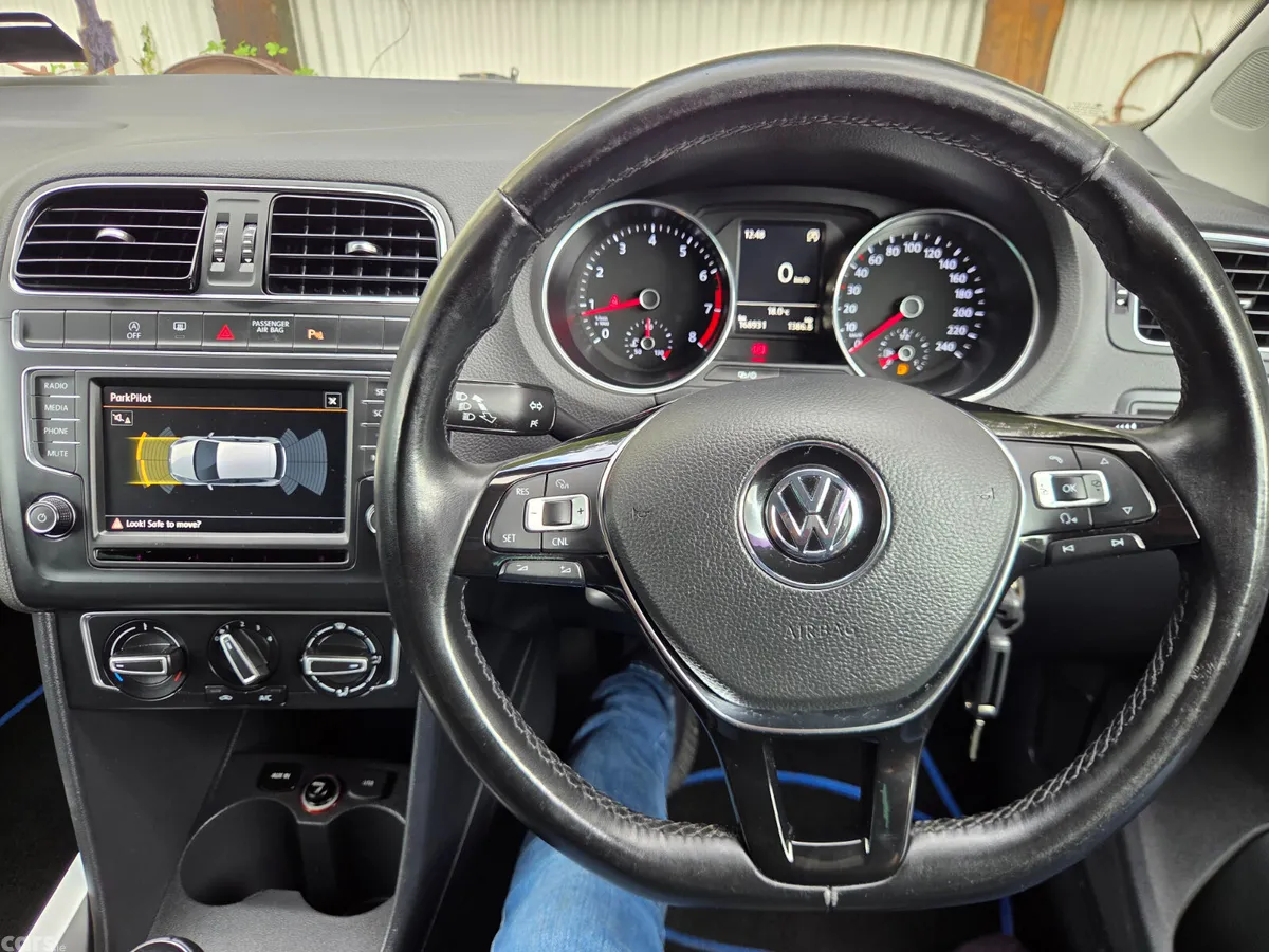 Volkswagen Polo Hatchback, Petrol, 2016, Silver