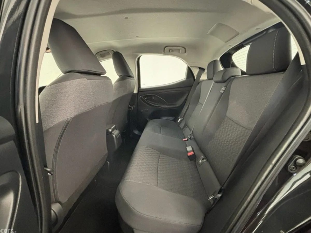 Toyota Yaris Hatchback, Petrol Hybrid, 2023, Black