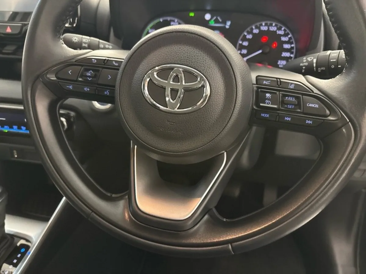 Toyota Yaris Hatchback, Petrol Hybrid, 2023, Black