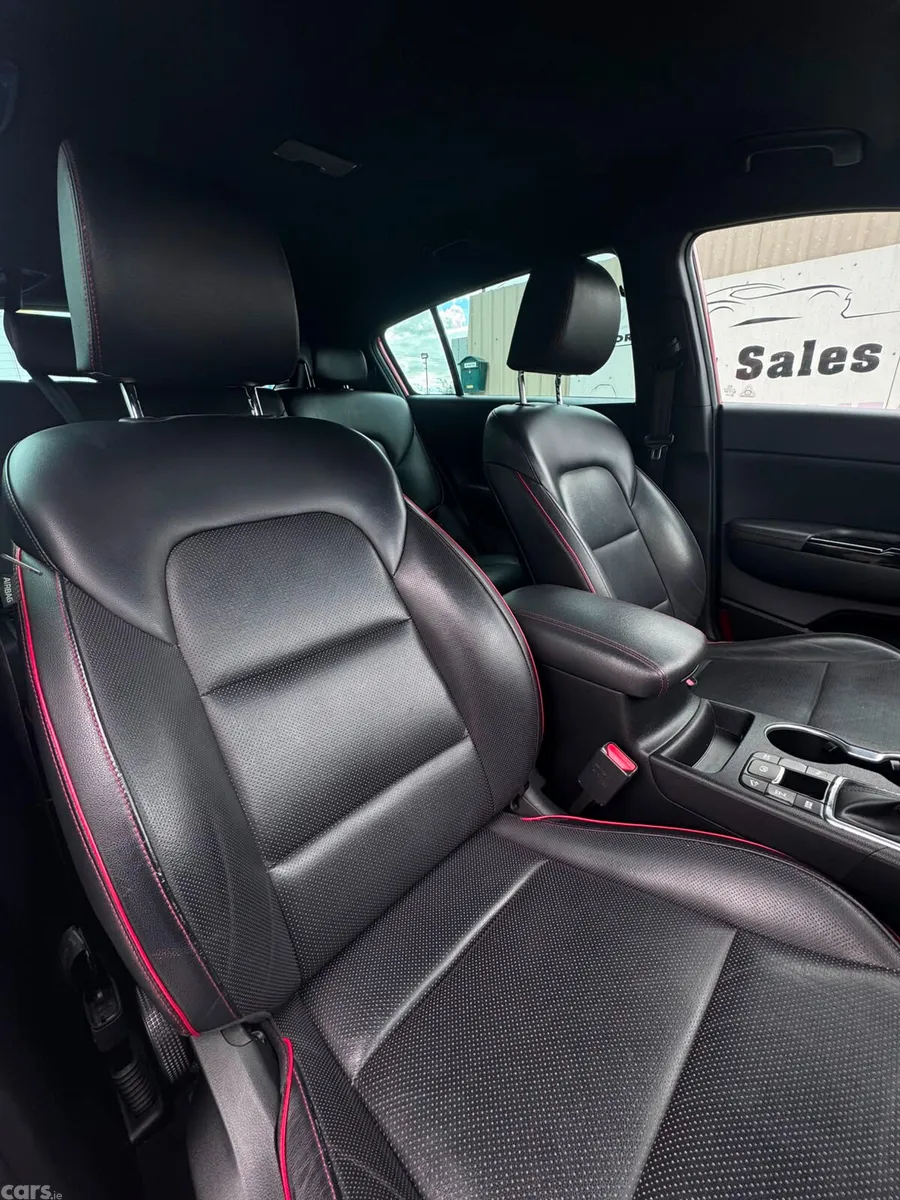 Kia Sportage SUV, Petrol, 2018, Red