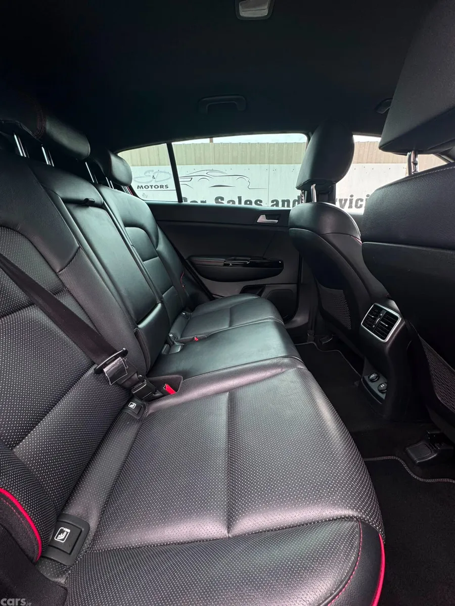 Kia Sportage SUV, Petrol, 2018, Red