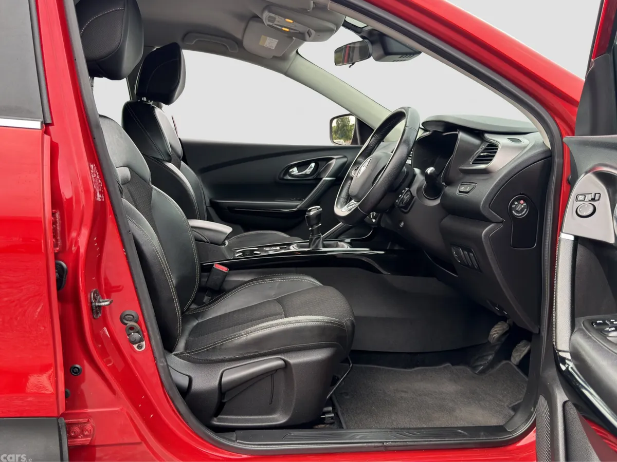 Renault Kadjar SUV, Diesel, 2018, Red