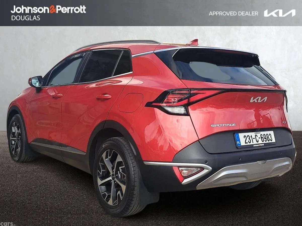 Kia Sportage SUV, Petrol Hybrid, 2023, Red