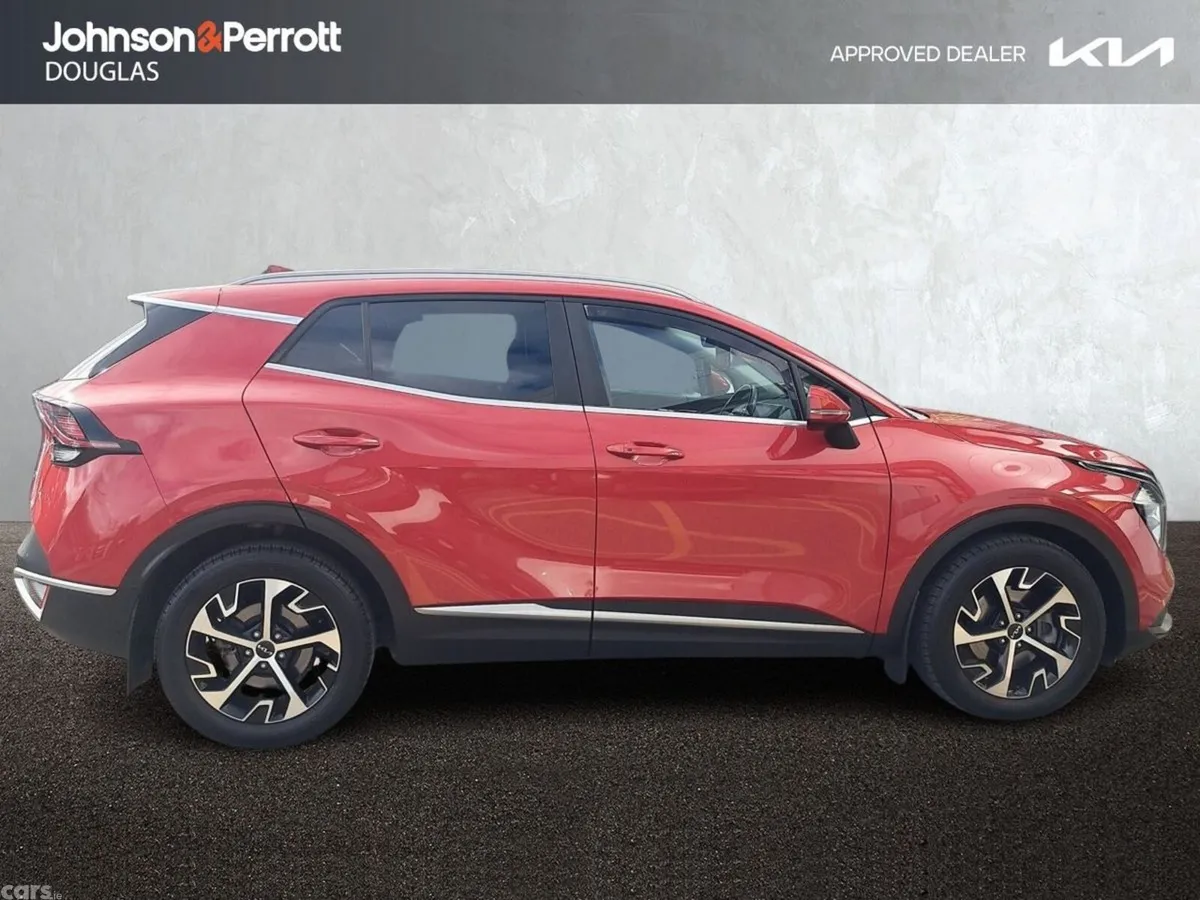 Kia Sportage SUV, Petrol Hybrid, 2023, Red