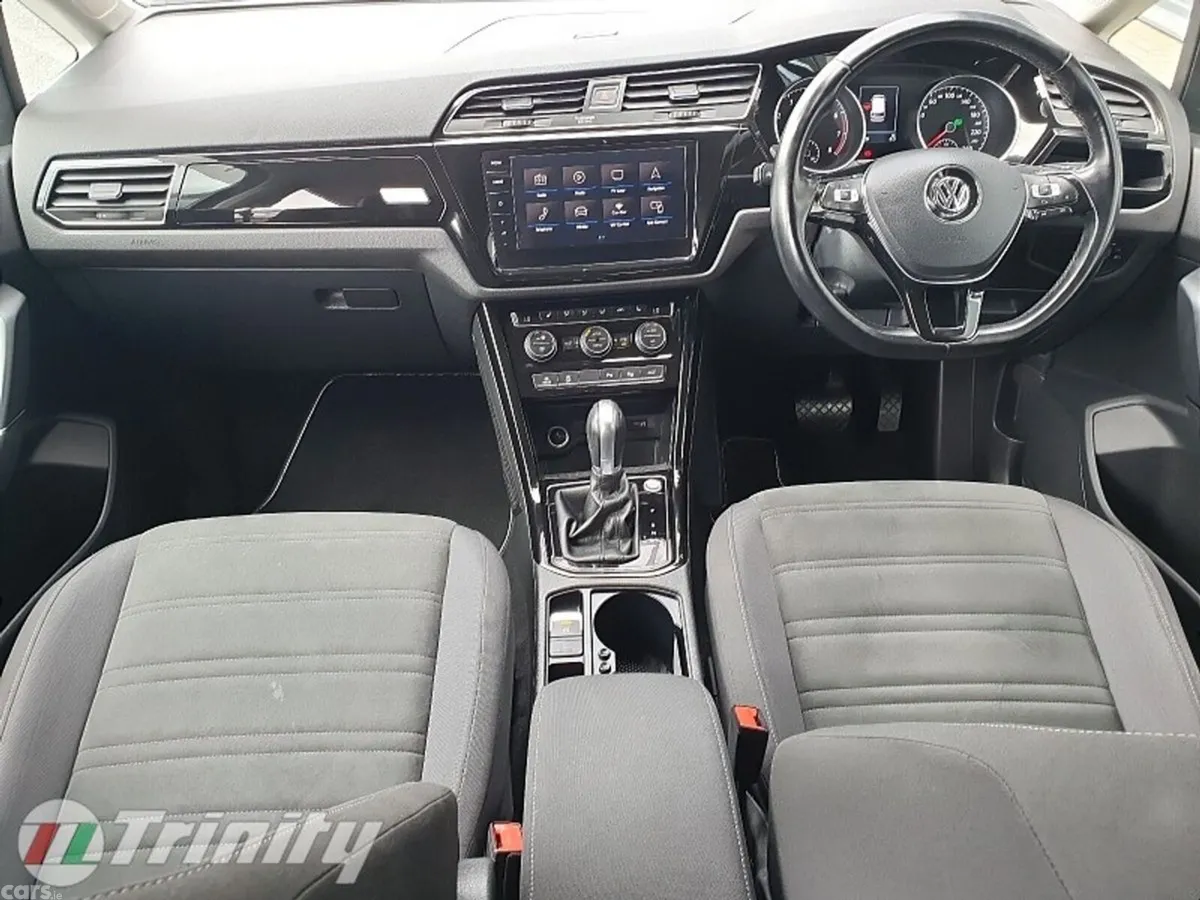 Volkswagen Touran MPV, Petrol, 2018, Black