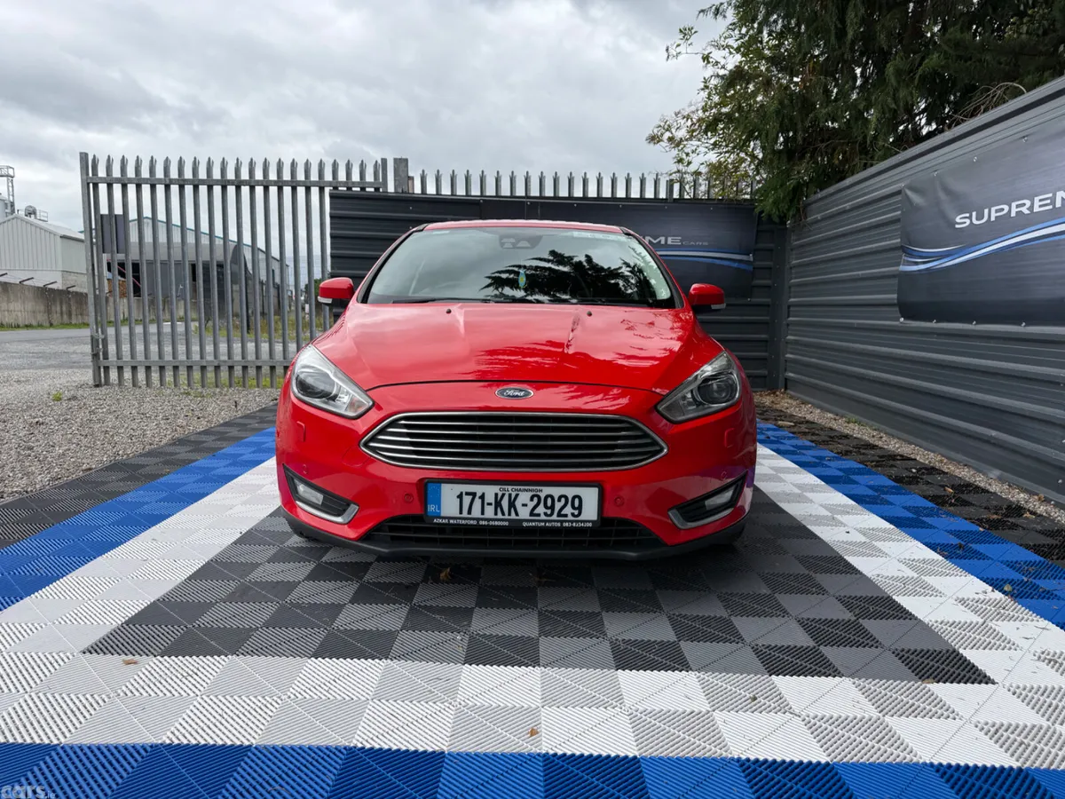 Ford Focus Hatchback, Diesel, 2017, Red