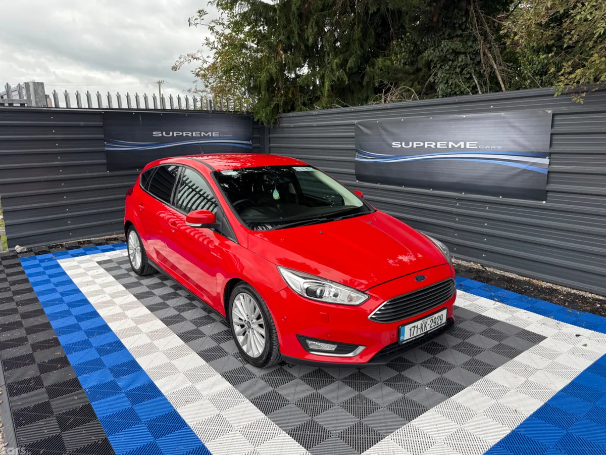 Ford Focus Hatchback, Diesel, 2017, Red