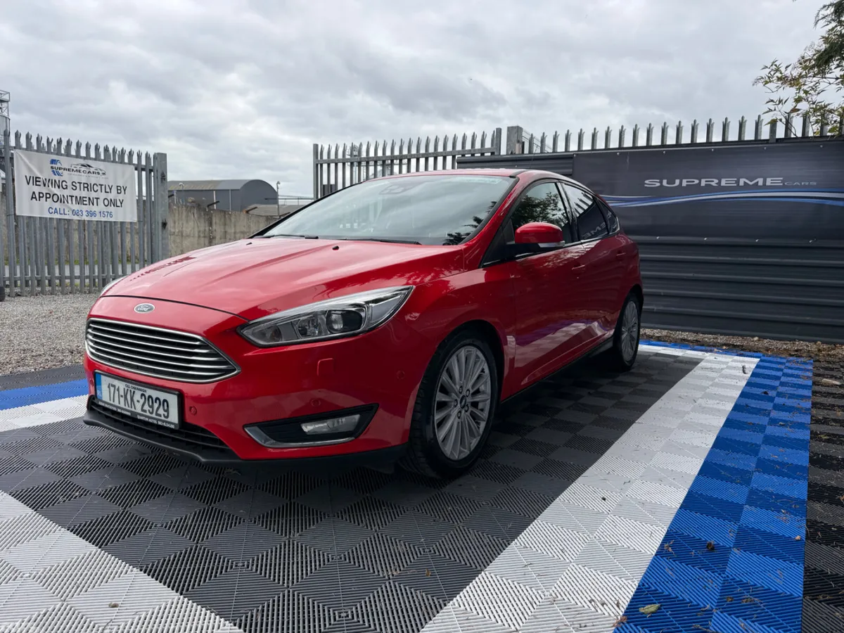 Ford Focus Hatchback, Diesel, 2017, Red