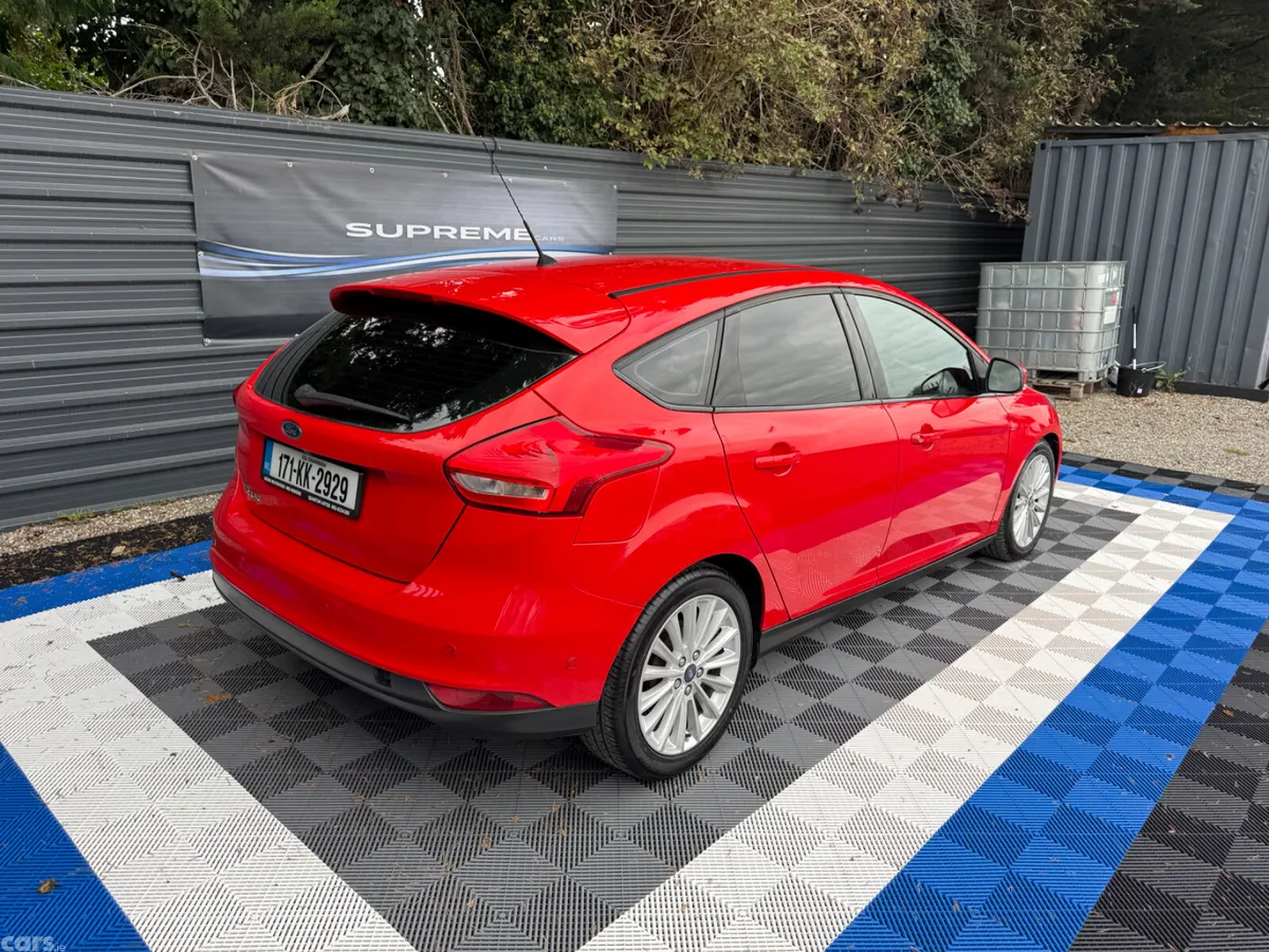 Ford Focus Hatchback, Diesel, 2017, Red