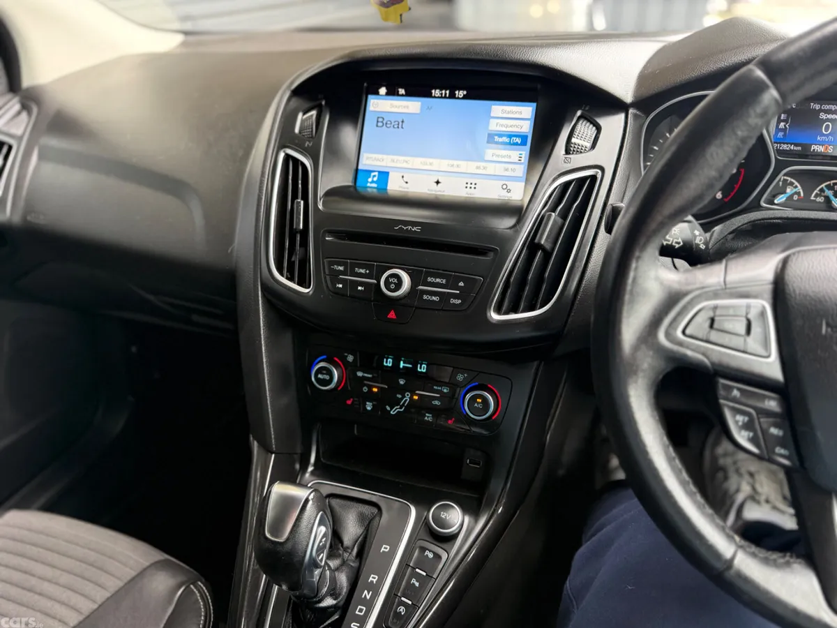 Ford Focus Hatchback, Diesel, 2017, Red