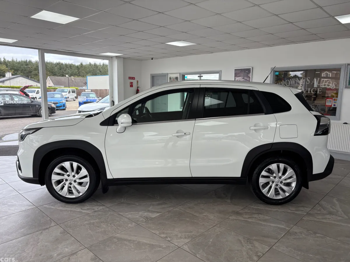 Suzuki S-CROSS SUV, Petrol Hybrid, 2023, White
