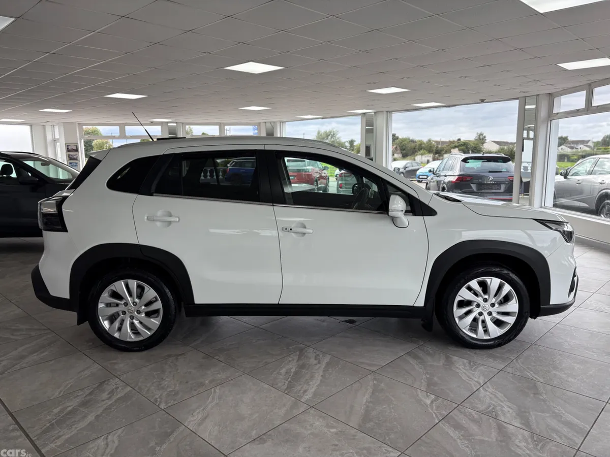 Suzuki S-CROSS SUV, Petrol Hybrid, 2023, White