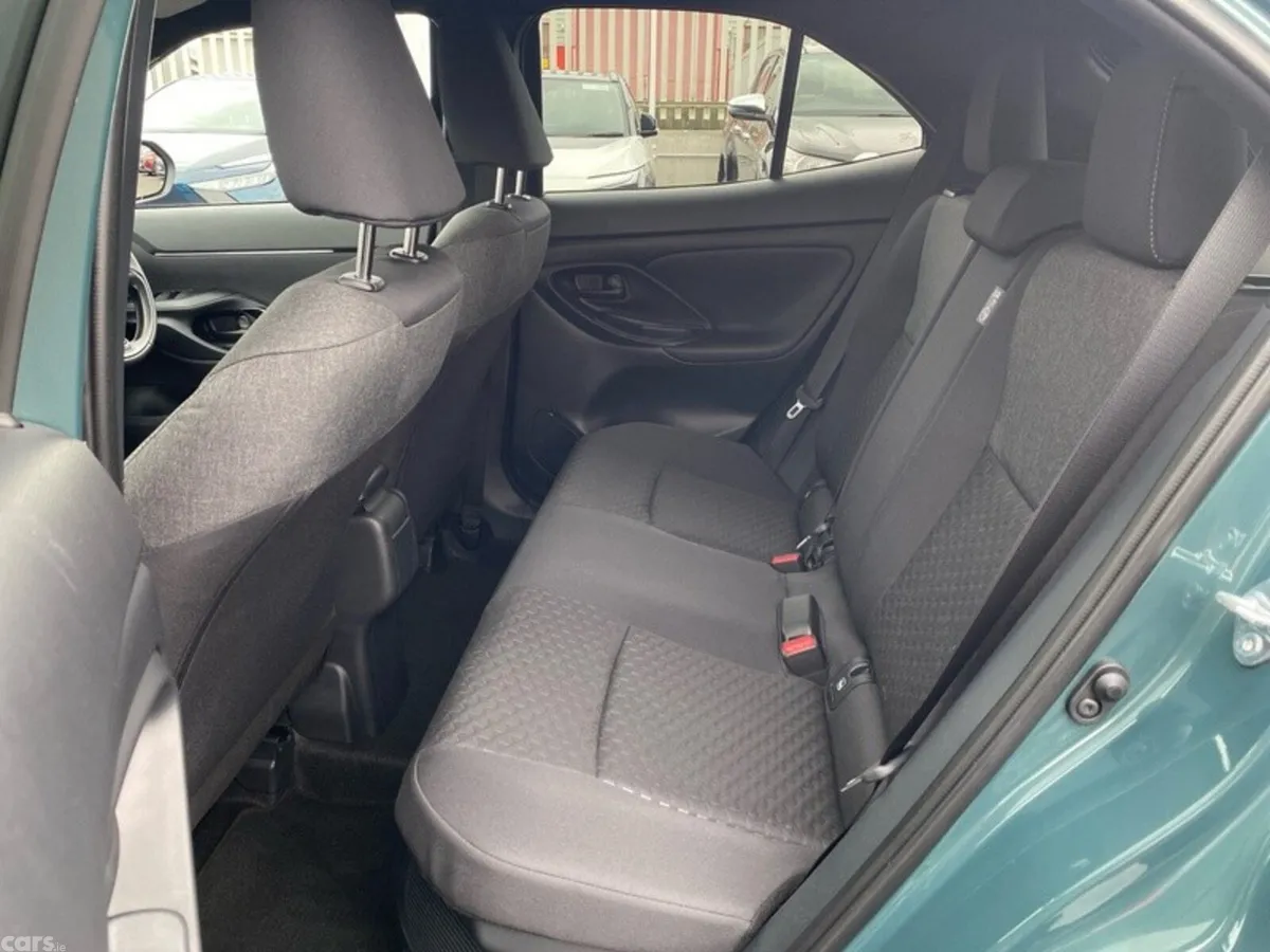 Toyota Yaris Cross Hatchback, Petrol Hybrid, 2026, 