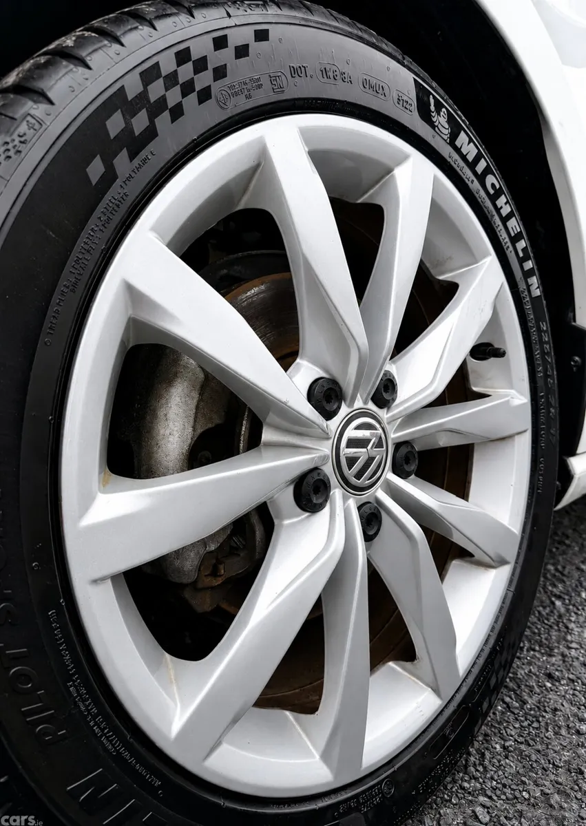 Volkswagen Golf Hatchback, Petrol, 2019, White