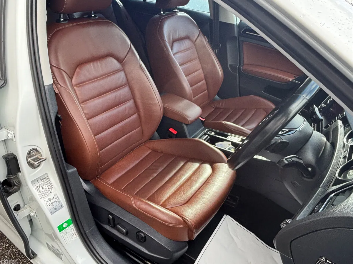 Volkswagen Golf Hatchback, Petrol, 2015, White