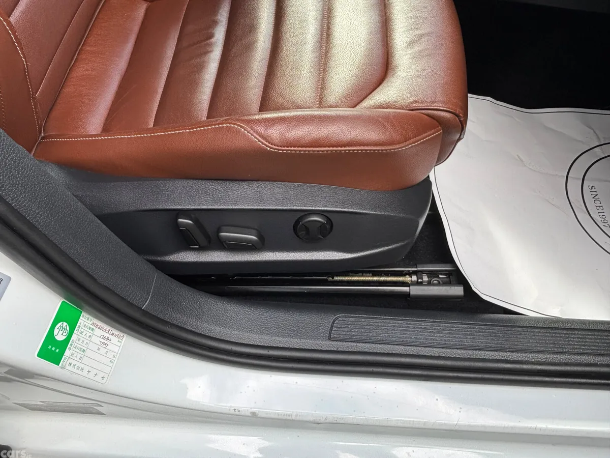 Volkswagen Golf Hatchback, Petrol, 2015, White