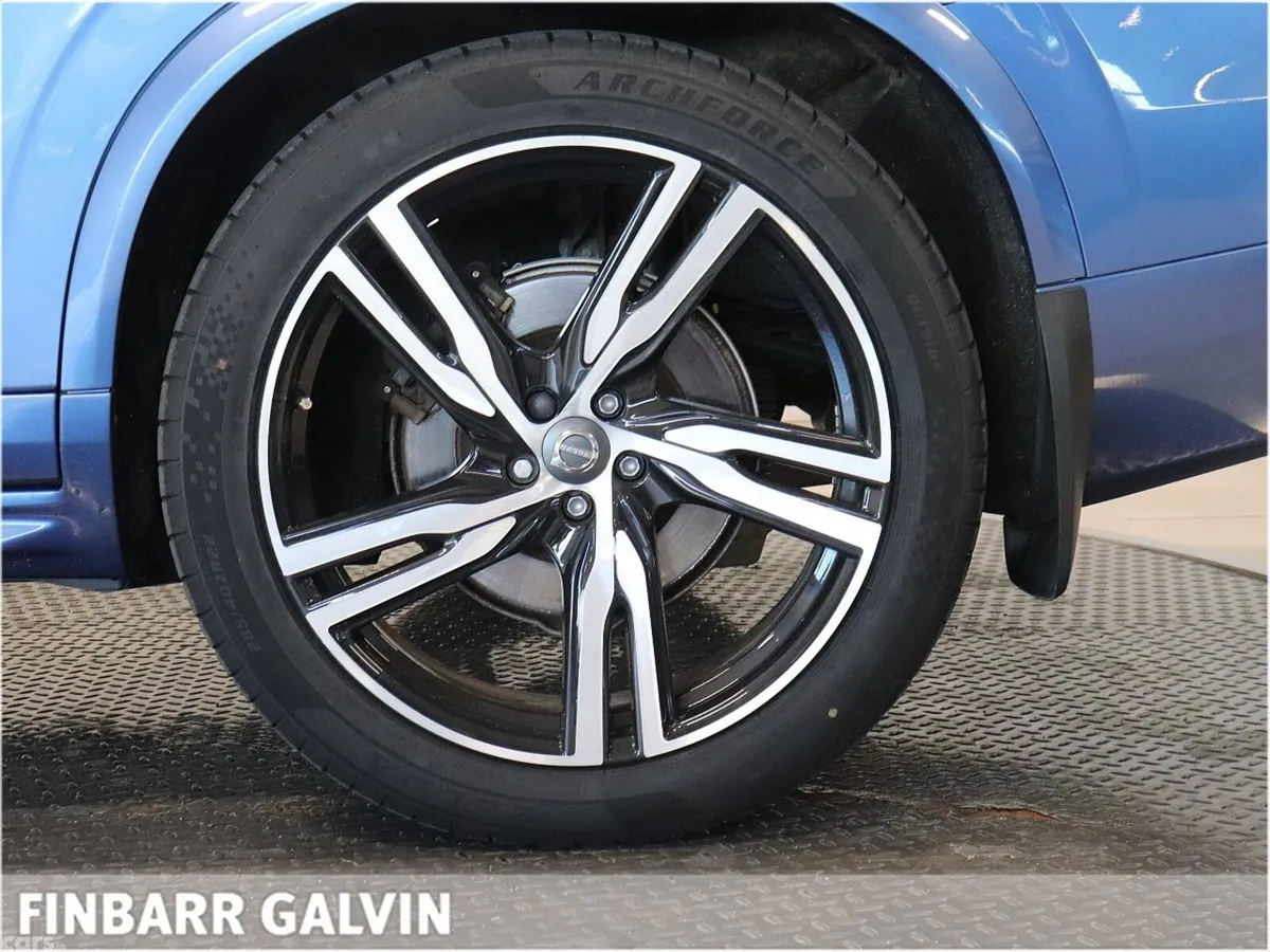 Volvo XC90 SUV, Petrol Plug-in Hybrid, 2019, Blue