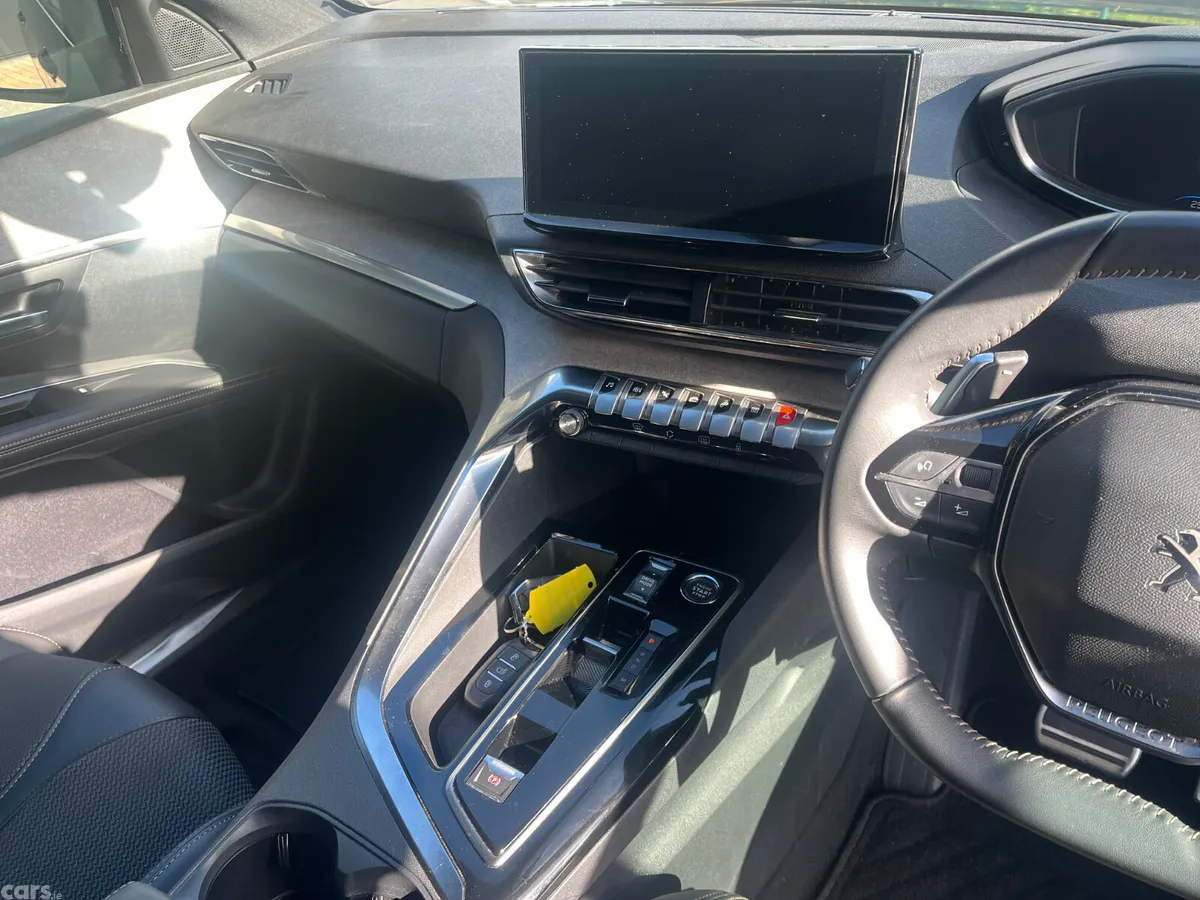 Peugeot 5008 MPV, Diesel, 2024, Blue