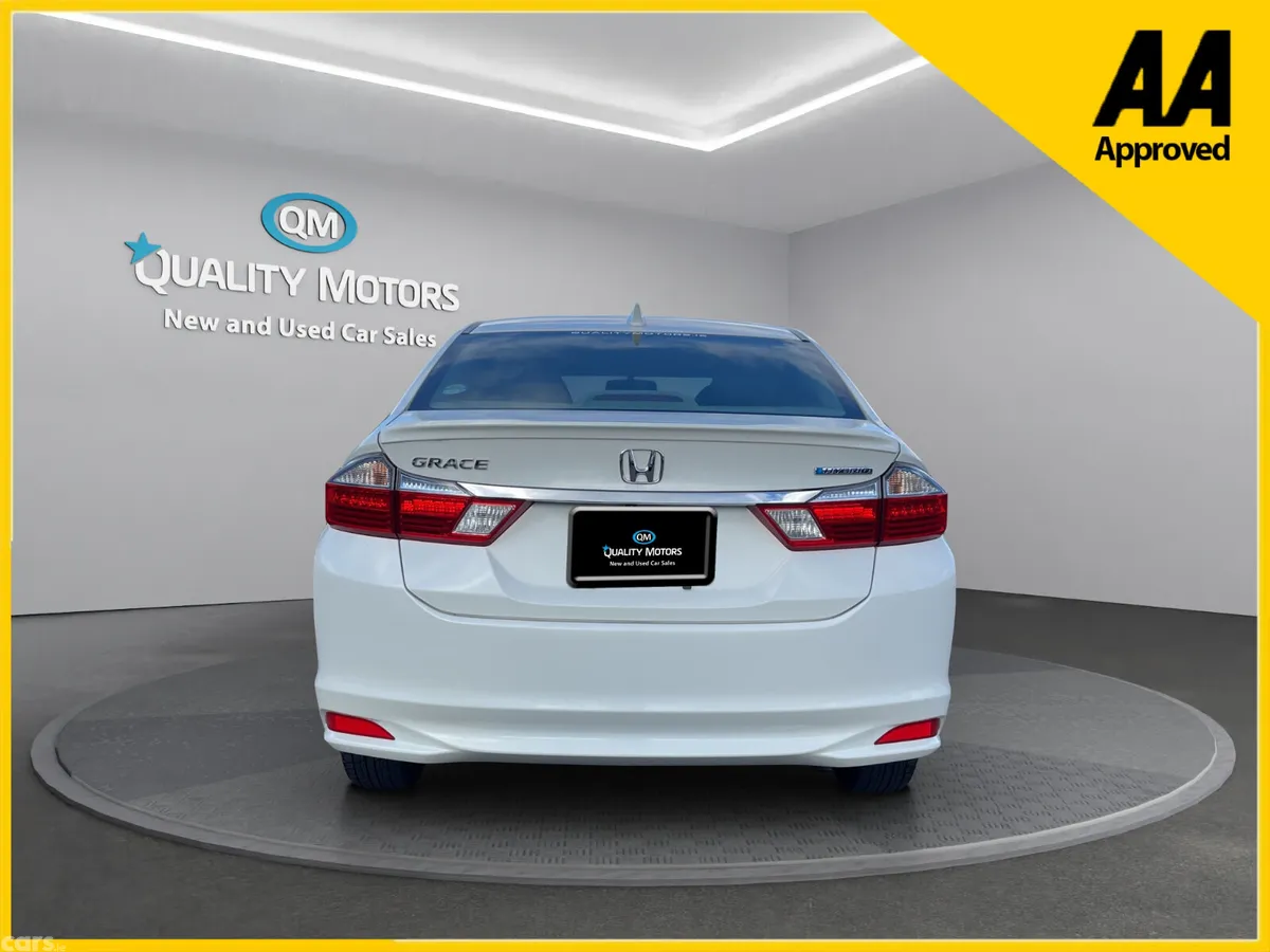 Honda Grace Hatchback, Petrol Hybrid, 2015, White