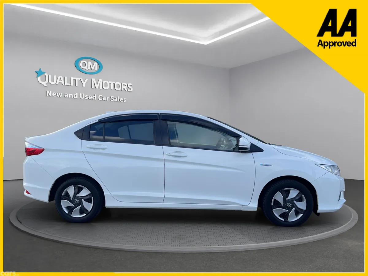 Honda Grace Hatchback, Petrol Hybrid, 2015, White