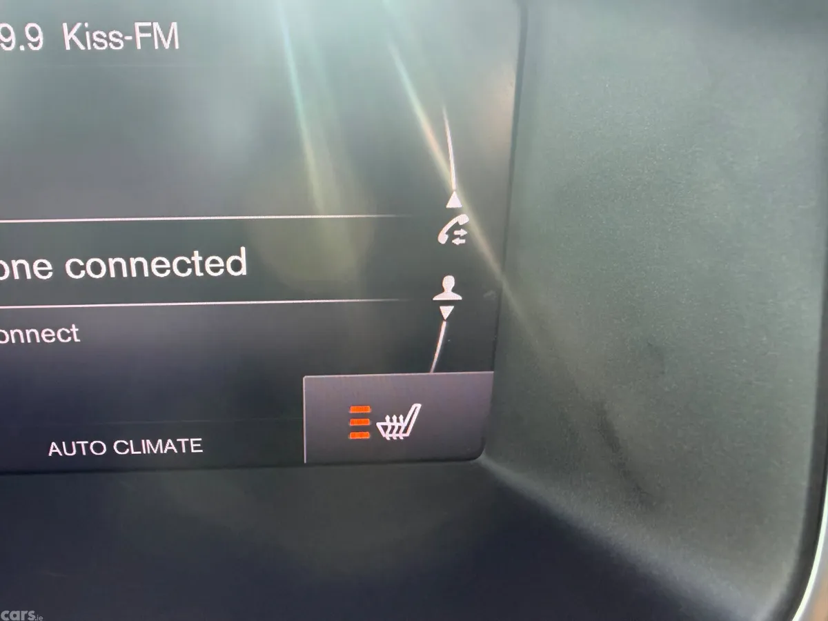 Volvo V40 Hatchback, Diesel, 2019, Black