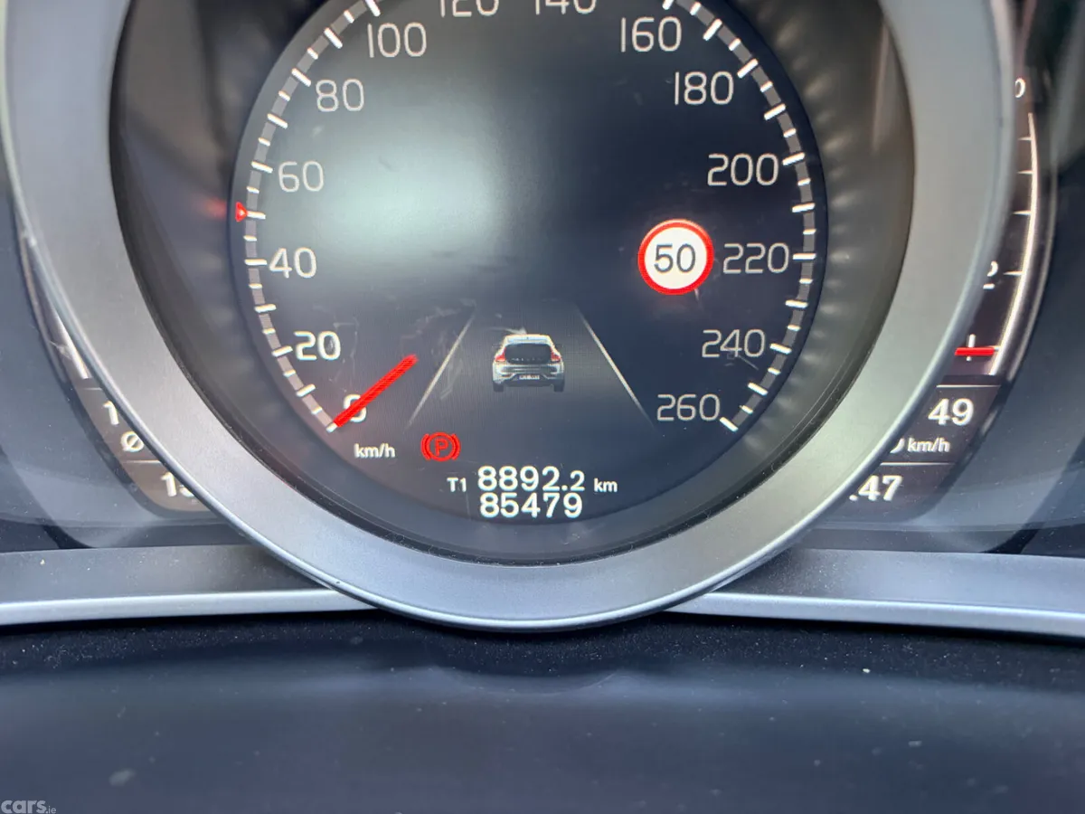 Volvo V40 Hatchback, Diesel, 2019, Black