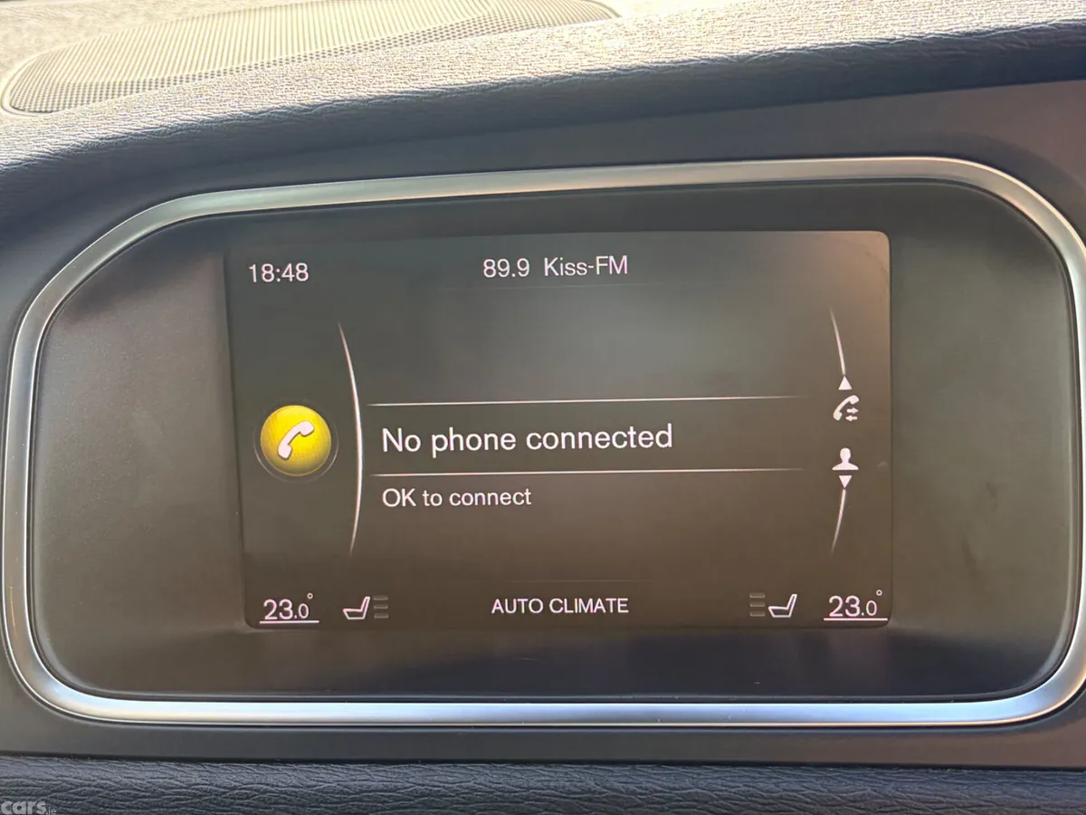Volvo V40 Hatchback, Diesel, 2019, Black