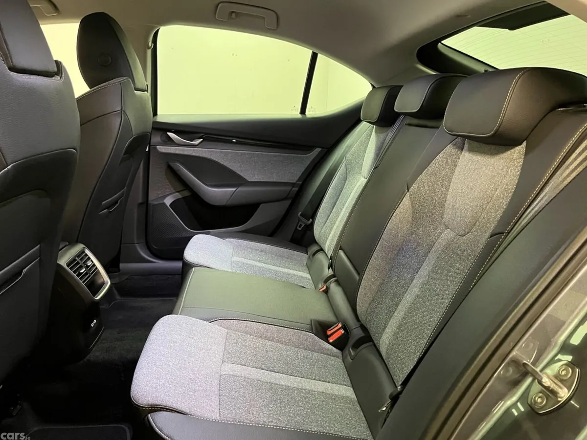 Skoda Octavia Saloon, Petrol, 2026, Grey